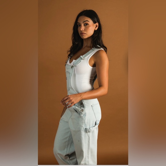 The Women's Home Sweet Home Carpenter Overalls from levis - Picture 2 of 5